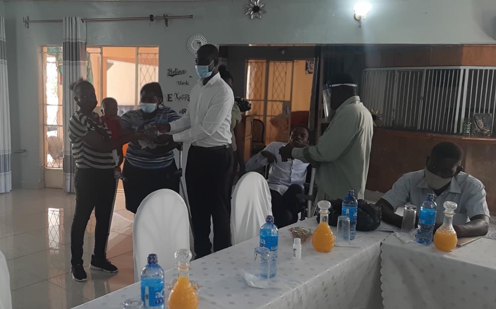 Victoria Falls City Mayor, Somveli Dlamini today handed over lip reading masks to the deaf community In Victoria Falls as the People Living With Disabilities strive to protect themselves from the COVID19 pandemic.