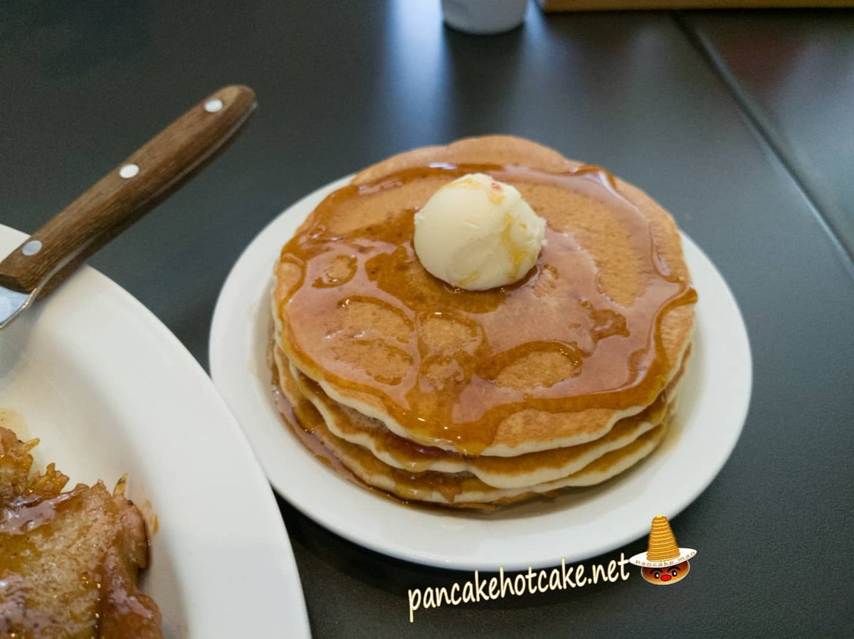 パンケーキマン Eggs N Thingsで食事メニューの付け合わせをまたまたパンケーキに変更 400円で 香ばしい照り焼きチキンヤミツキになる味 T Co Eqah4vo2y4 本日で心斎橋店が閉店で残念です 沢山の美味しいと楽しいの体験を有難うご