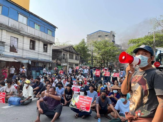 nslwin's tweet photo. Peaceful Protest in Hlaing, Yangon.

#WhatsHappeningInMyanmar #Mar31Coup https://t.co/D7J7iveQRo