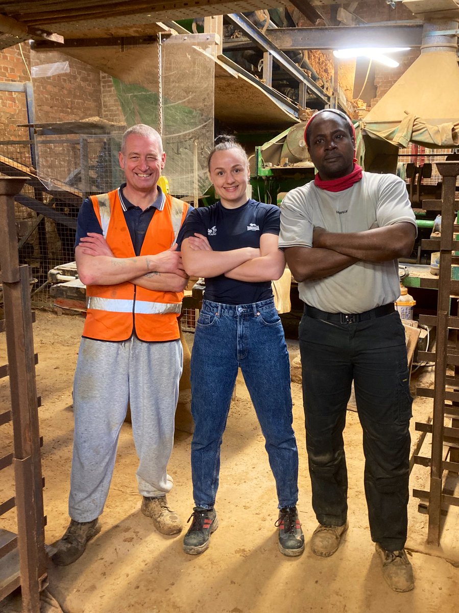 ravenchapman01's tweet photo. Getting that morning shift in @HgMatthews 🧱 #brickmaker https://t.co/DMYHTw2uCY