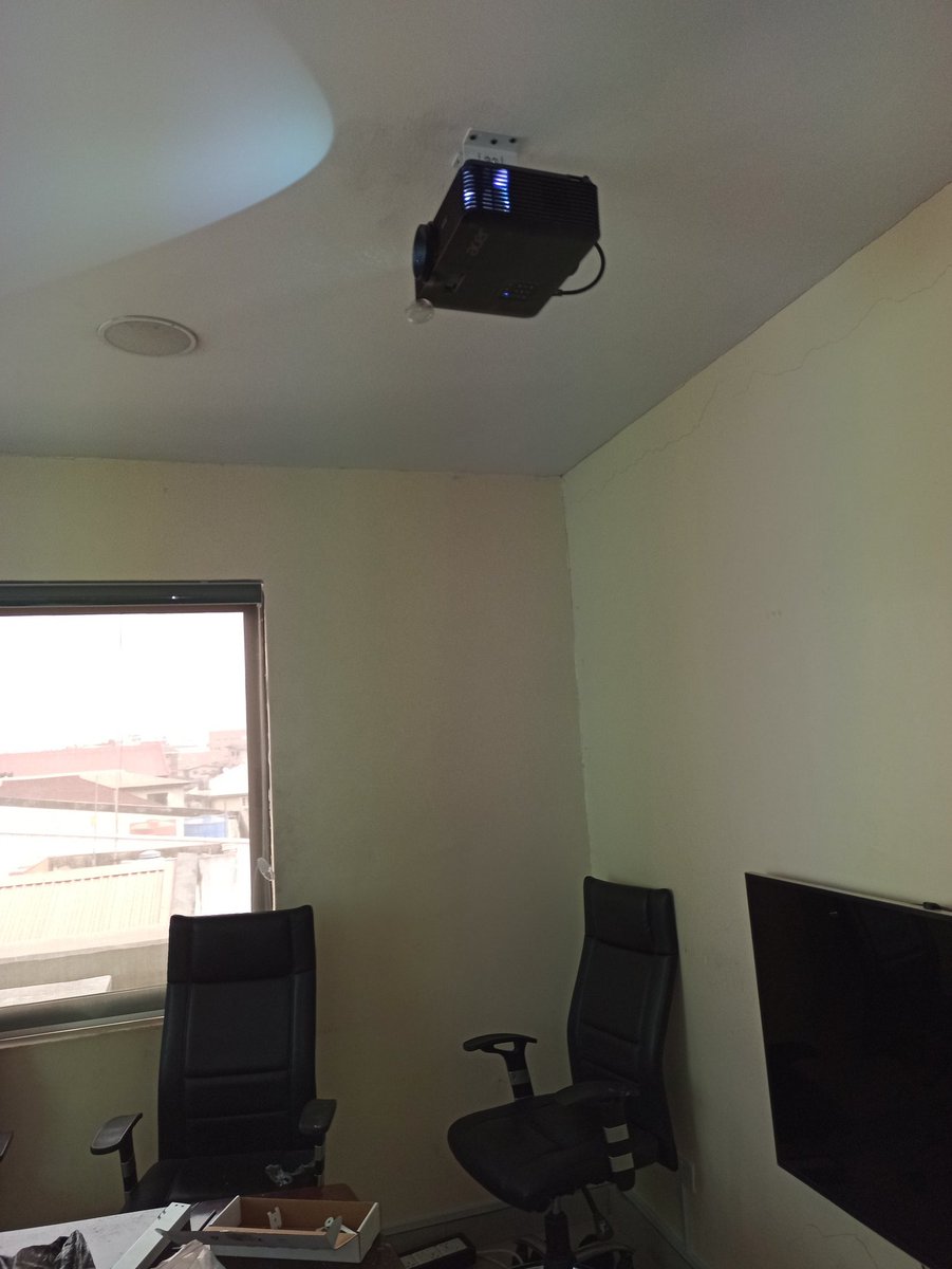 Jydeskillz's tweet photo. AFOS foundation projector installation done✅
Who's next🤷🤔😁
Soft work
We move 🤝👍
#projector #Projectorinstallation https://t.co/1Wirymtu3A