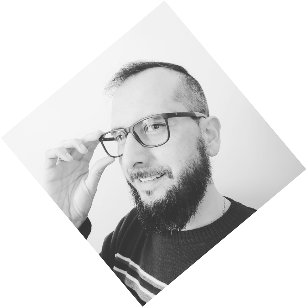 Markolmes24's tweet photo. #webeyewear the right style 👓
#MR https://t.co/lA8uRPrldf