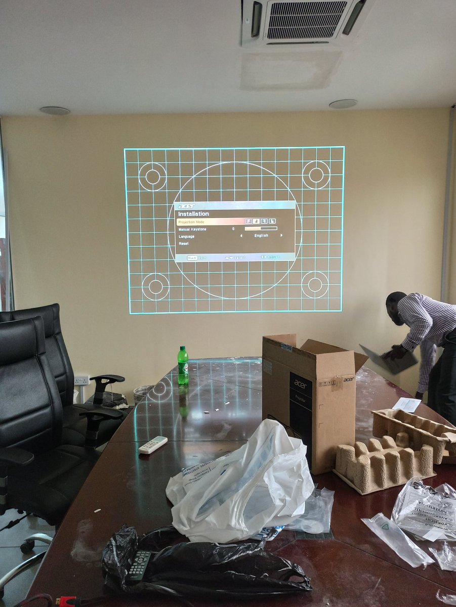 Jydeskillz's tweet photo. AFOS foundation projector installation done✅
Who's next🤷🤔😁
Soft work
We move 🤝👍
#projector #Projectorinstallation https://t.co/1Wirymtu3A