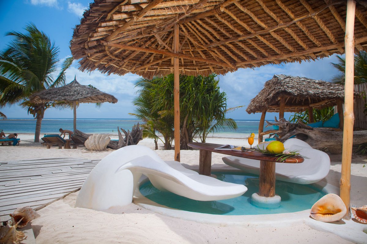 RosoloSafaris's tweet photo. Diani Reef Beach Resort and Spa is nestled in the pristine white sands of the Kenyan coastline
#rosolosafaris #rosolospotlights #dianireef #diani #tembeakenya #magicalkenya https://t.co/GuuuxlnOTC