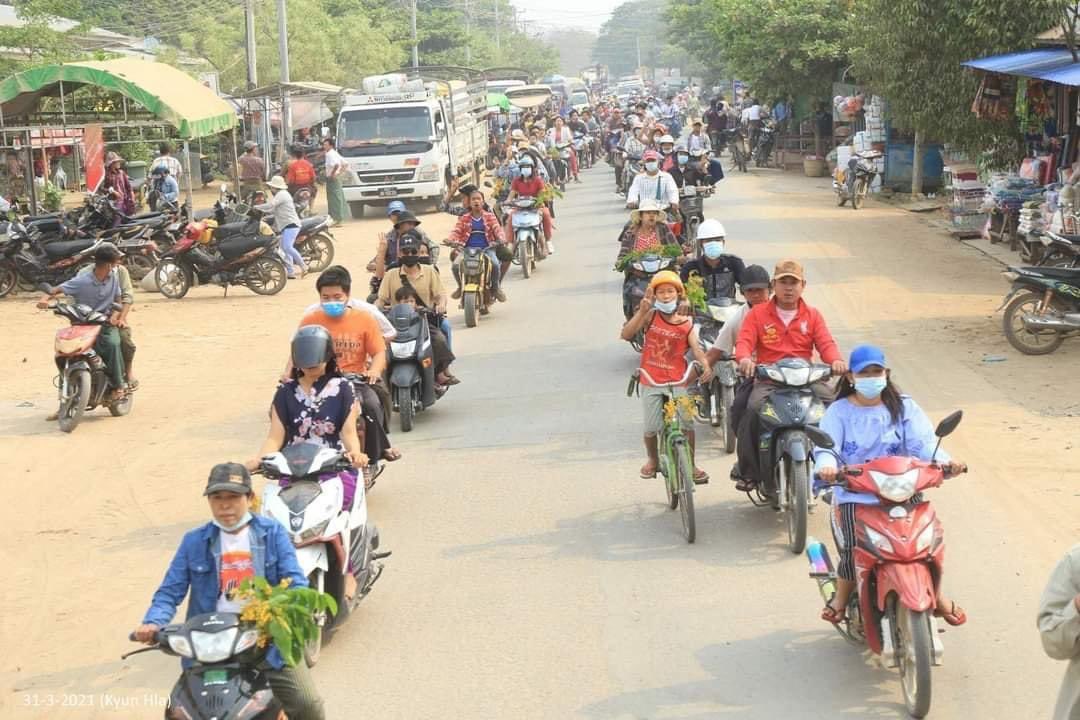 pyaezone's tweet photo. Padauk flower strike from a central town of Kyun Hla. Padauk is a national flower of #Myanmar and only blossom once a year in #April, typically around #Myanmar new year called #Thingyan. 
Hope our situation don't get any worse this new year.

Photo - CJ

#WhatsHappeningInMyanmar https://t.co/Z9eKtI7sKb