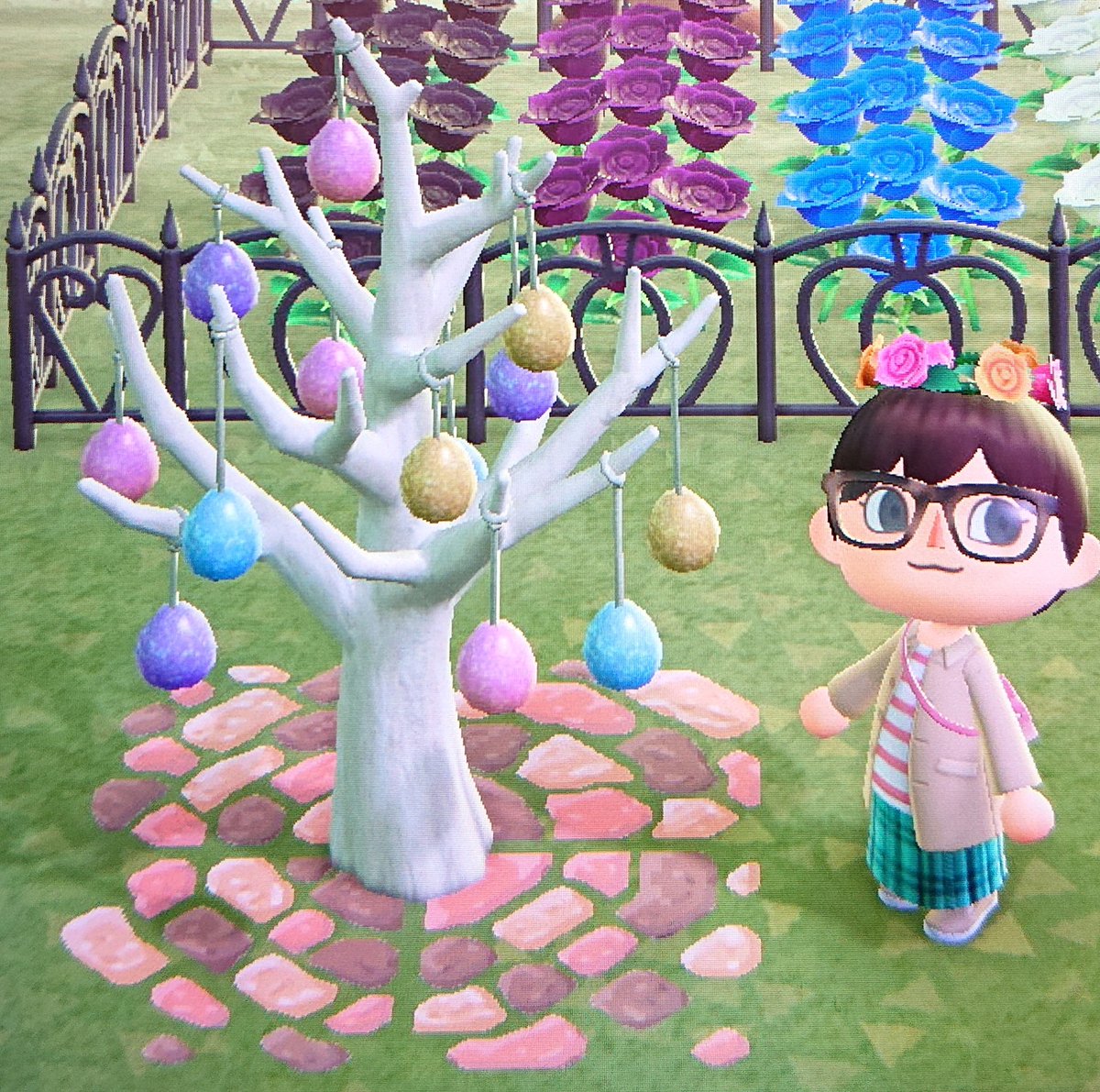 麗刀 本日のあつ森 毎日少しずつマイデザをポチポチ打って石畳っぽいものを作りました イースターのツリー置くために作ったけど ドット難しい 日が出てるうちに撮ったけど どうかな