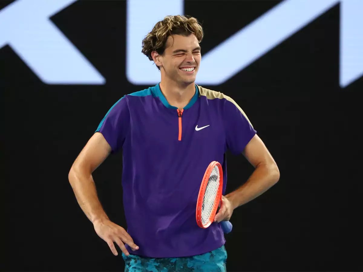 ATPhotties's tweet photo. Name a player you find hot on-court but not off-court! 

For me it’s Taylor Fritz, especially with 2021 hairstyle. https://t.co/SG1EYdD9bZ