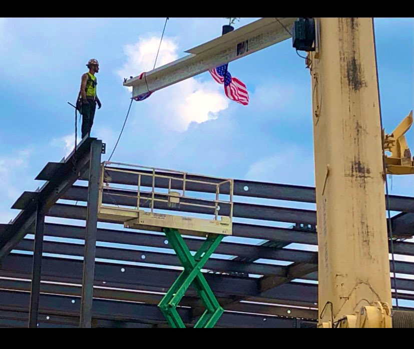 27Ajcook's tweet photo. Skip college pick a trade 👷‍♂️ https://t.co/J5UesHBayM