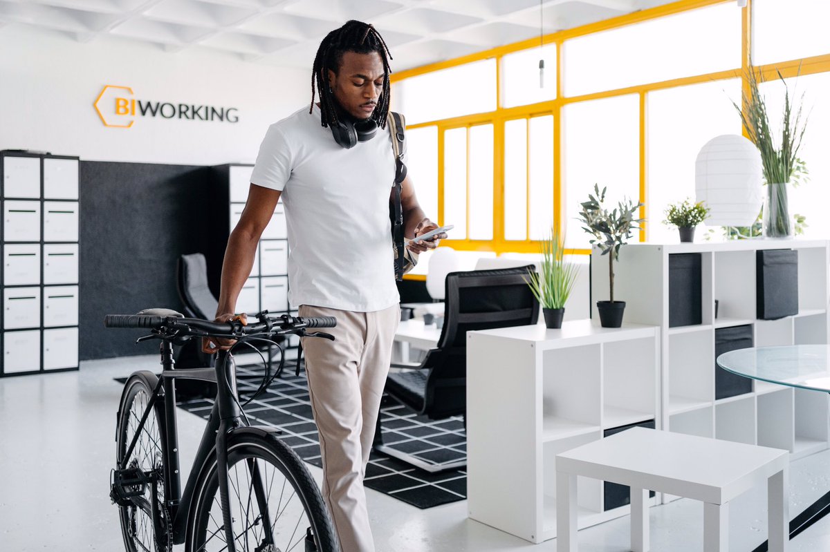 biworking's tweet photo. Acabamos el mes de marzo y todos nos merecemos unos días de descanso. 

Para llegar al máximo de tu rendimiento y conseguir optimizar el tiempo es necesario tener periodos de desconexión. 

Biworking Team te desea una feliz Semana Santa y te esperamos con novedades a la vuelta. https://t.co/MUI3Q8gMyO