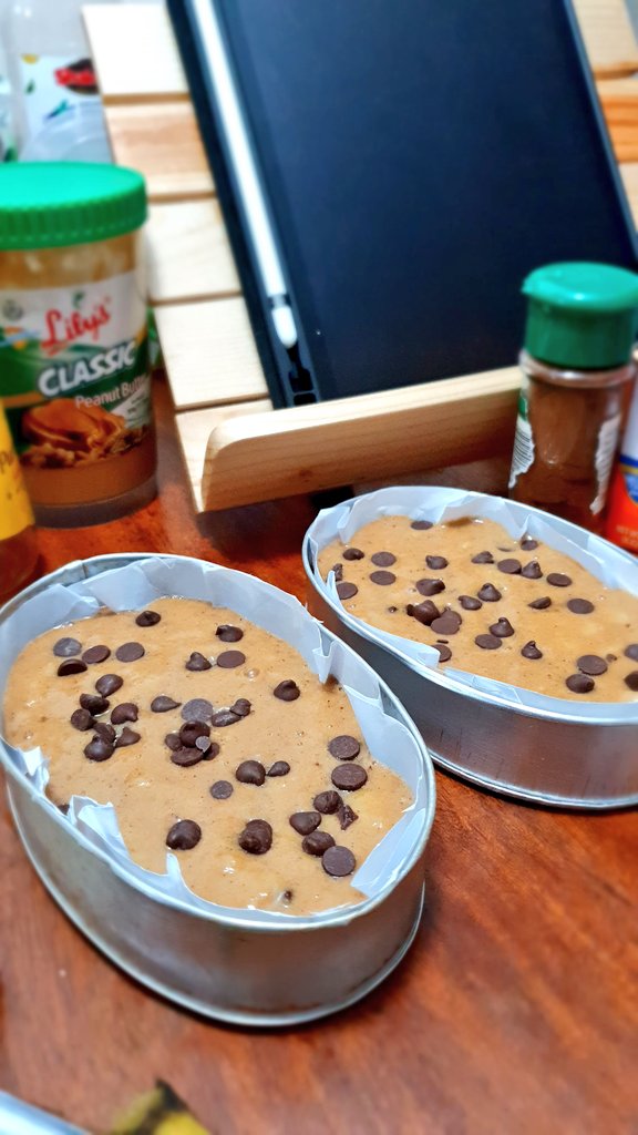 jeremyceriales's tweet photo. #Flourless peanut butter banana choco chip mini cake, baked in an #oventoaster ๐ฅ๐๐ซ https://t.co/WyIBefV854