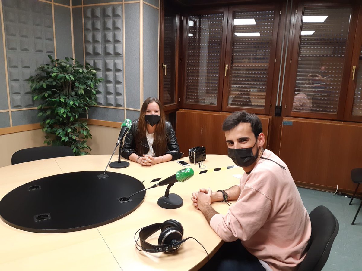 next_concept's tweet photo. Seguimos trabajando pare mejorar la oferta de nuestro #portal de #alojamientos preparados para #teletrabajar. Esta semana estamos por #LaRioja y #Navarra y los compañeros de @Ondaceroriojaba nos han invitado a hablar de nuestro proyecto. ¡Seguimos! #teletrabajo #workation https://t.co/3GTwIoH80B