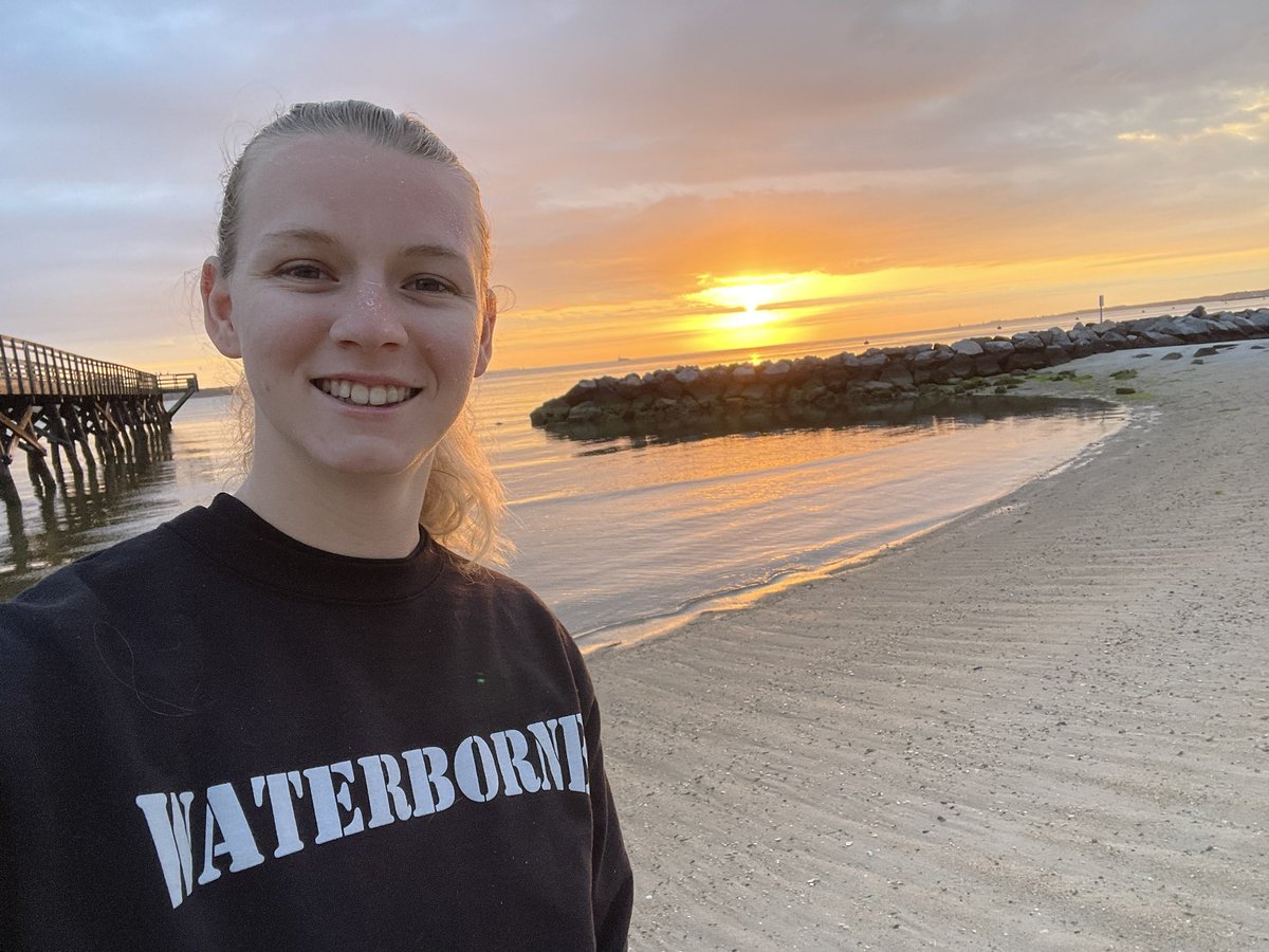 mjolly36's tweet photo. Nothing says spring weather like a morning run on the beach #waterborne #readynow #wednesdayworkouts https://t.co/5IWq1aJoCN