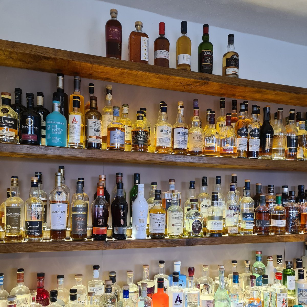 moorofrannoch's tweet photo. When you know what the decision is before the conversation is complete!
'Steph, we need to have a discussion....We now have more whisky than shelf space...
Do you think we should make another shelf?'
#justanotherproject #whisky https://t.co/elfdnLmoJz