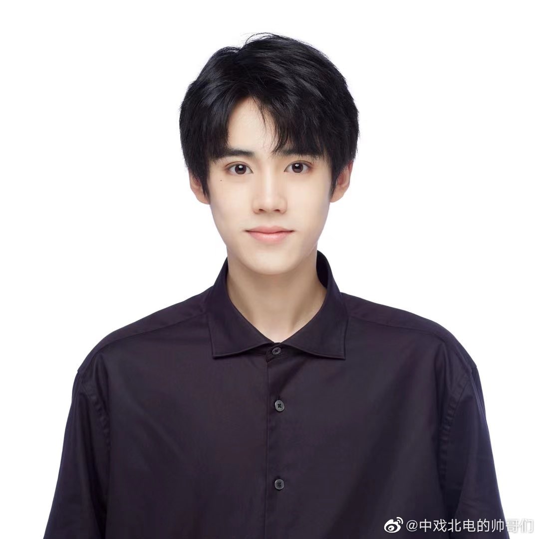 dramapotatoe's tweet photo. [trending] Congrats to #YaoJingyuan and #MaJiaqi, who place 3rd and 6th, respectively, for the Central Academy of Drama’s acting major in college entrance exams! Congrats to #ZhangZhenyuan as well, who places 26th for Central Academy of Drama’s musical major! All 3 are w/ TF Ent https://t.co/FUvSw9XHMR