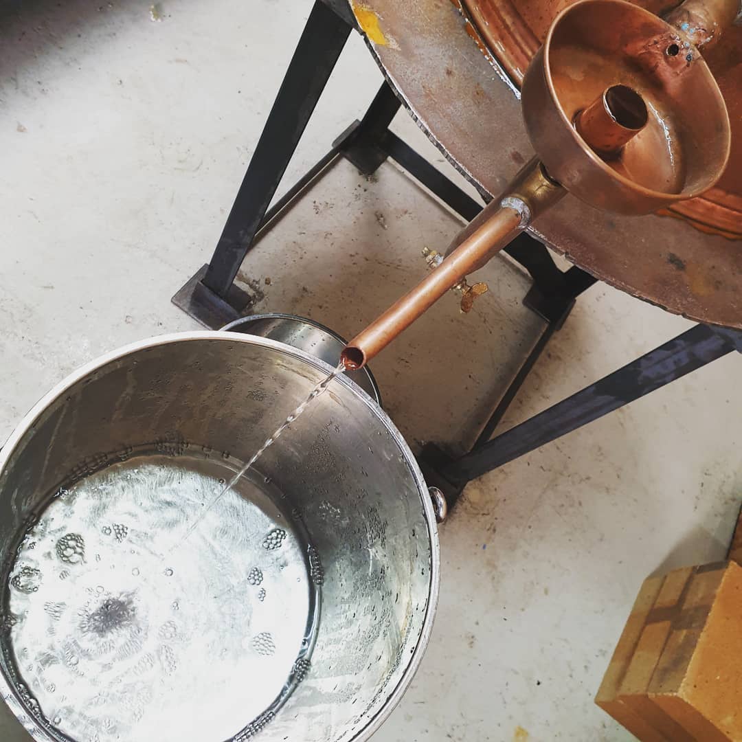 IberianCoppers's tweet image. Thank you, Richard, from @RetributionDist for these amazing pictures. Your story and past experience are definitely worth reading and a true motivation! 
#iberiancoppers #retributiondistilling #copperstill