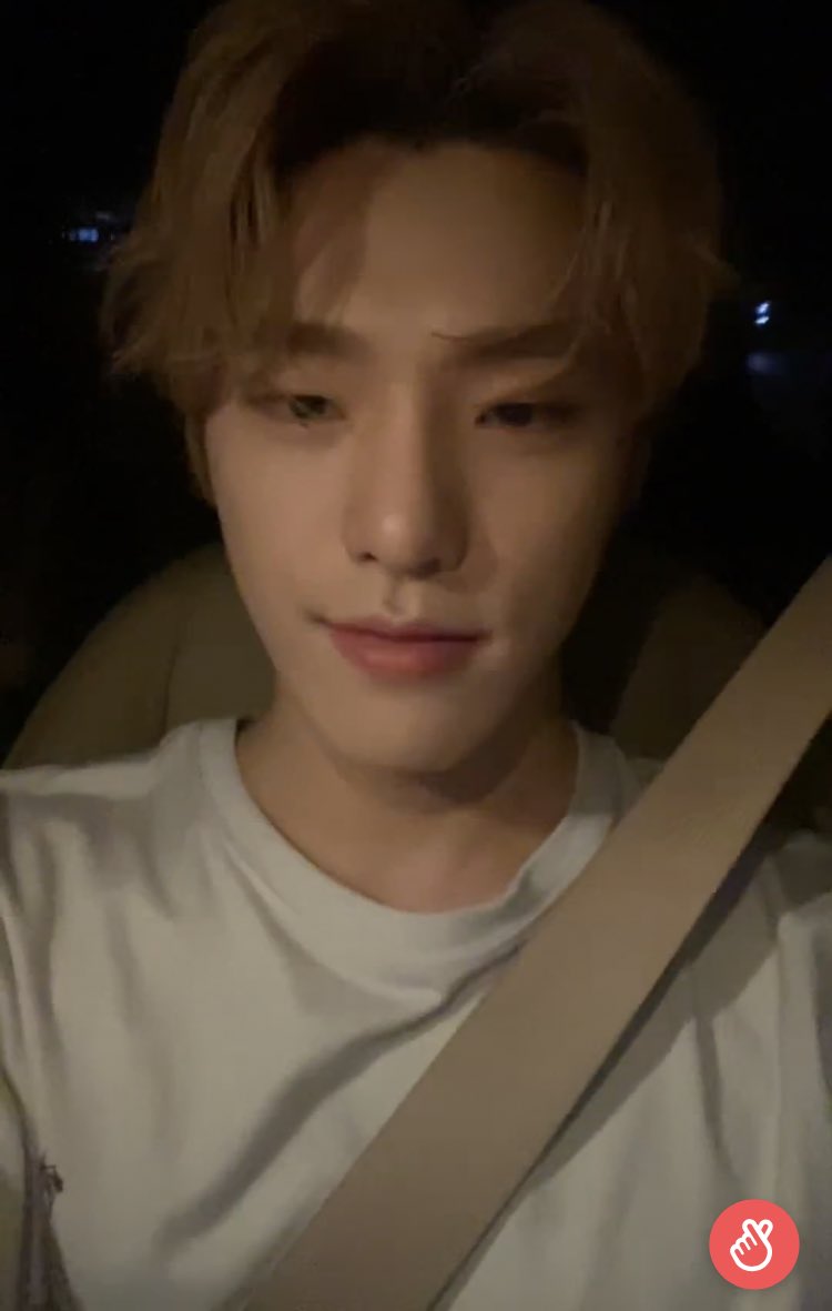dadeuthannie's tweet photo. boyfriend material lee chan 😭😭 https://t.co/GvNVw5A6xu