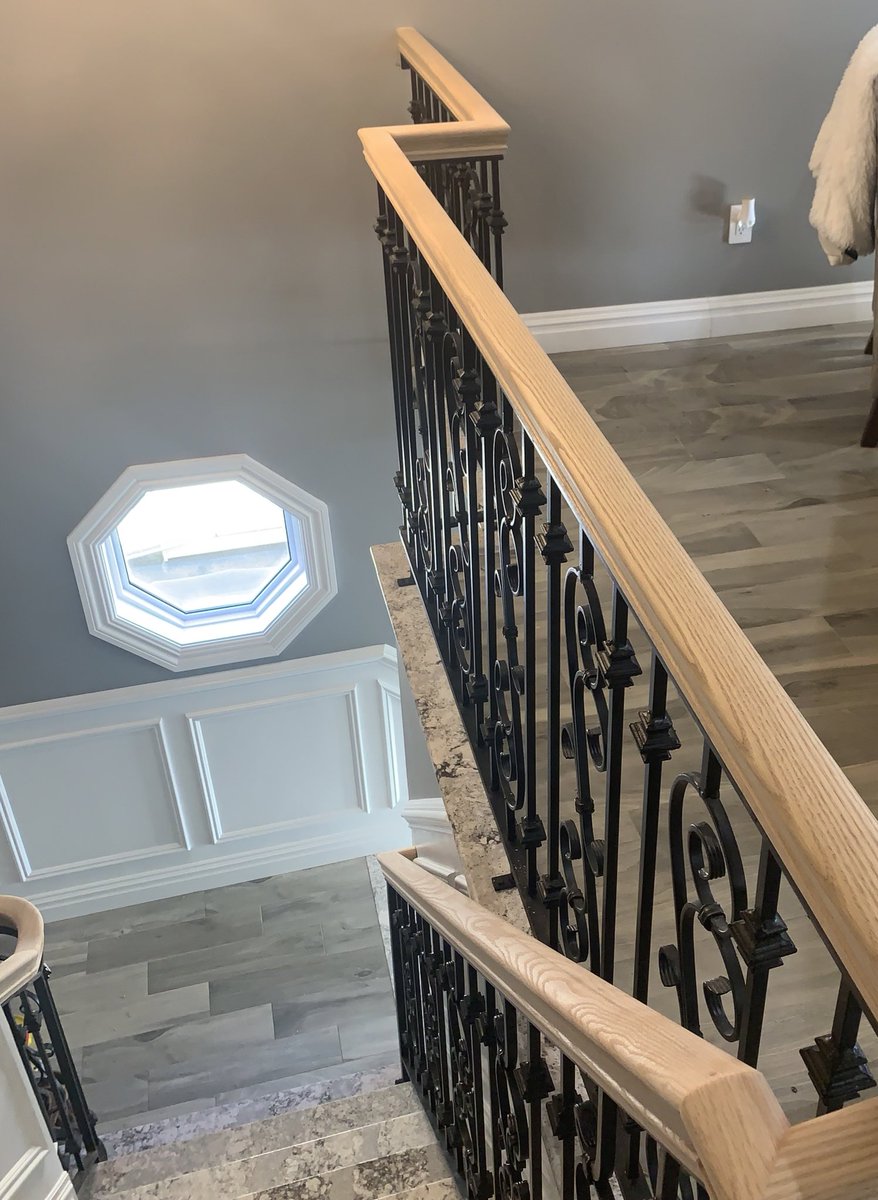 anthony_scolaro's tweet photo. Just added a #redoak handrail to the client’s existing ironwork #bannister #carpenter https://t.co/wktbHO3M38