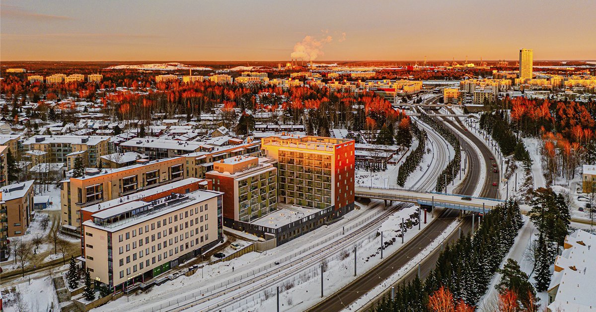 AvaraOy's tweet photo. Meille Avaralla on tärkeää vaikuttaa positiivisesti ihmisten arkeen, yhteiskuntaan sekä ympäristöön. Julkaisemmekin ensi viikolla vuoden 2020 yritysvastuuraporttimme. Liity nyt postituslistalle ja saat raportin itsellesi ensimmäisten joukossa!

Lue lisää: https://t.co/2pDpBalFDx https://t.co/F6QkiLaN3e