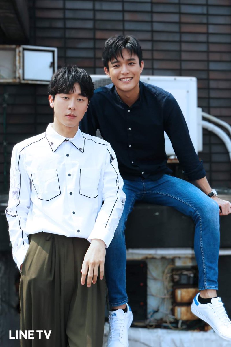 _HIStoryTH's tweet photo. 《HIStory4 Close To You》
👬 มาดูความหวานของนักแสดงกัน
ถูซั่นฉุน = เซียวลี่เฉิง #涂善存
เฉินลี่อัน = เถิงมู่เหริน #陳立安
หลินเจียเวย = ฟู่หย่งเจี๋ย #林嘉威
อันจวิ้นเผิง = เยี่ยซิ่งซือ #安俊朋
#HIStory4近距離愛上你 #近距離愛上你 #HIStory4CloseToYou #LineTVTaiwan https://t.co/nABZUErqPP