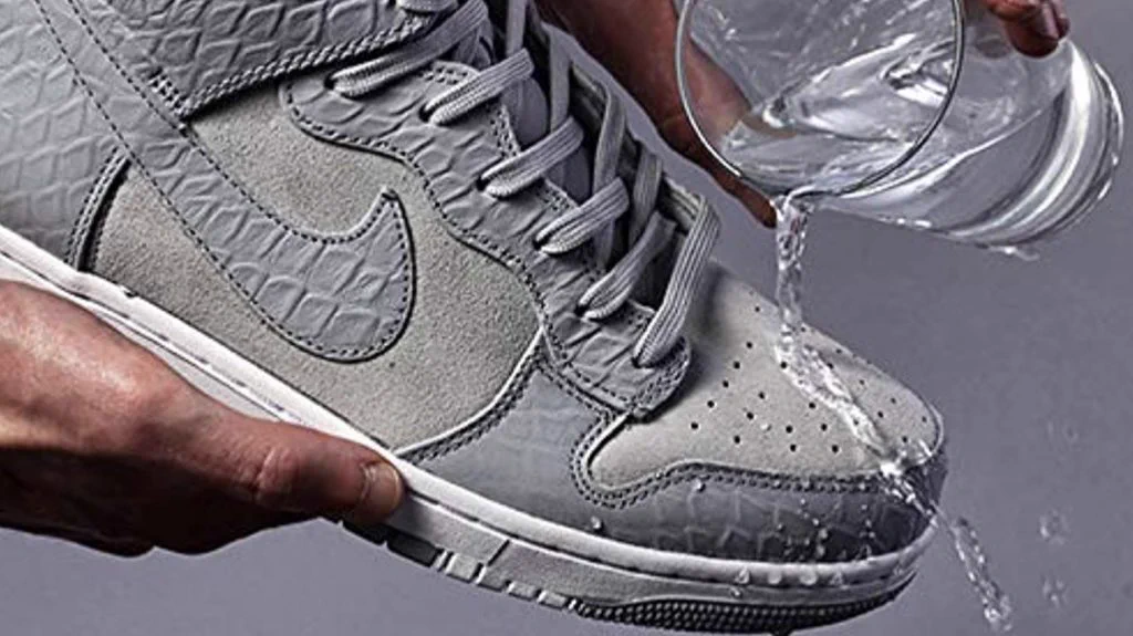 スニーカーを買ったら「crep」をかけるべし！スニーカー芸人も激推しの防水スプレー！