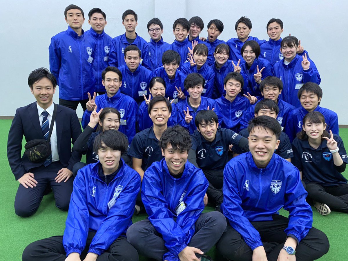 ShotaArai0822's tweet photo. 12年半、多くの方々に支えて頂き挑み続けた会社が本日をもって幕を閉じます。
大学2年夏〜新卒入社含め約7年半、悔しい気持ちもありますが共に走れた感謝と誇りを持ち新天地で胸を張って走ります。
この会社が大好きです。
本当にありがとうございました。
また会いましょう。
#MARSCAMP #WILLOFSPORTS https://t.co/Uv1z0oi75d