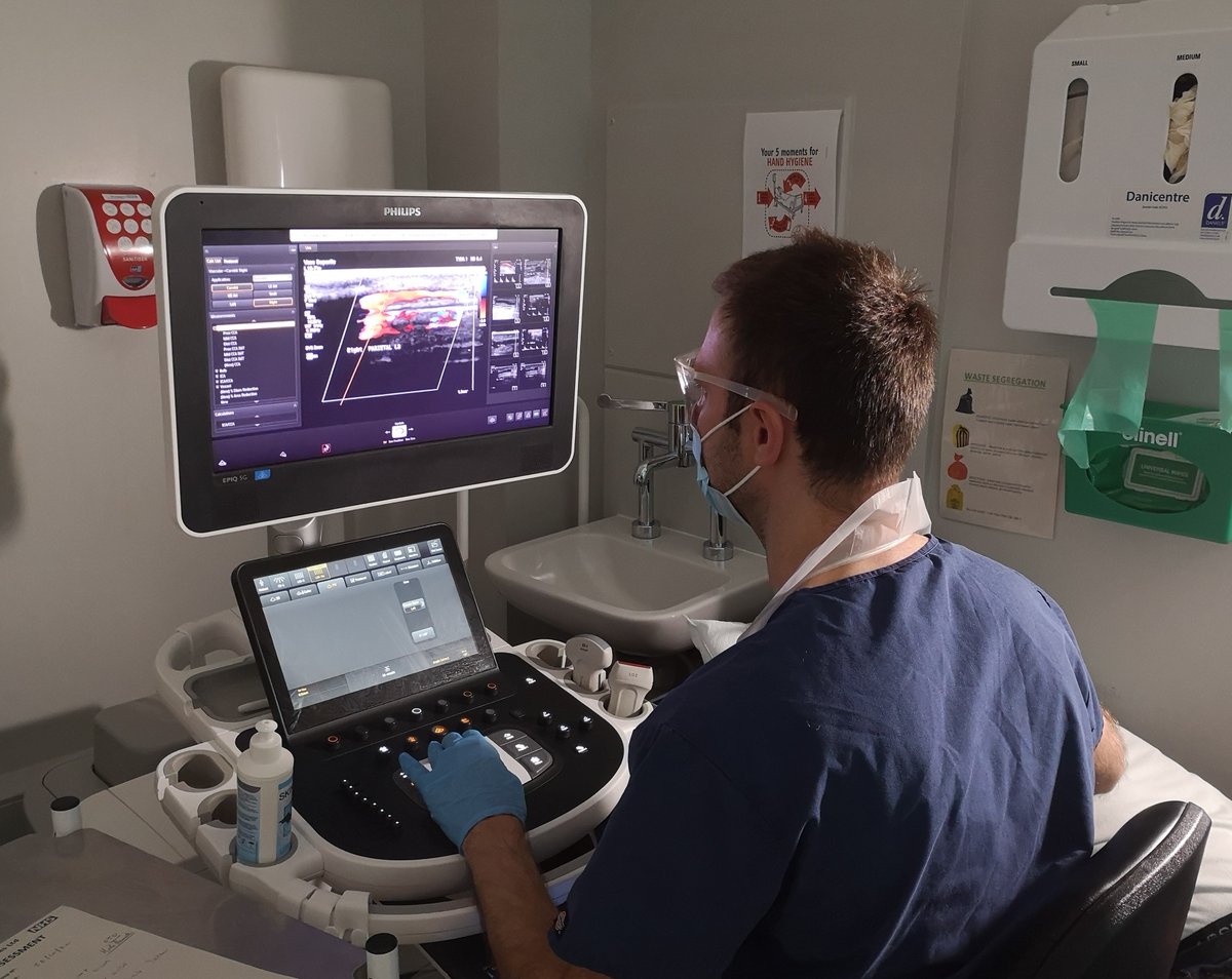 StockportNHS's tweet photo. Our rheumatology team have set up a new specialist ultrasound clinic which diagnoses a condition which can cause blindness. This innovative new technique is swifter and easier and will lead to more people's sight being saved.  https://t.co/RLmEWud0wu https://t.co/0OZriy00Mz