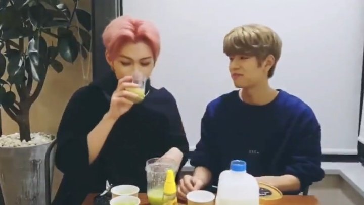 MlNHORIZON's tweet photo. do you know why they didn't put seungmin and felix in mysterious kitchen .. https://t.co/4hVHDJupXj