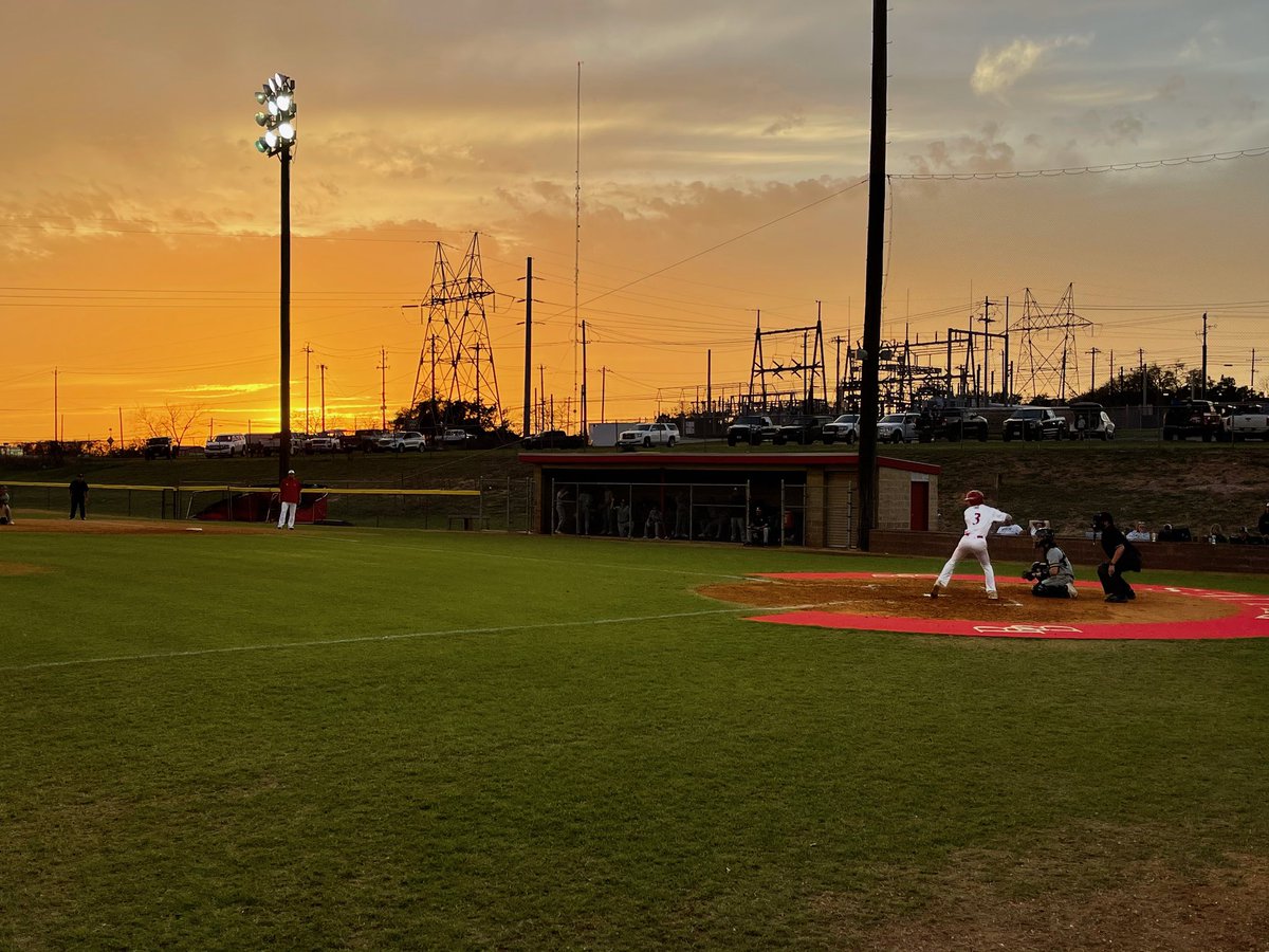 The Billies fought hard against a good Canyon Lake team. Good pitching and timely hits produced a comeback win 4-3. #BattlinBillieBaseball 🐏⚾️#NeverGiveUp #OwnIt