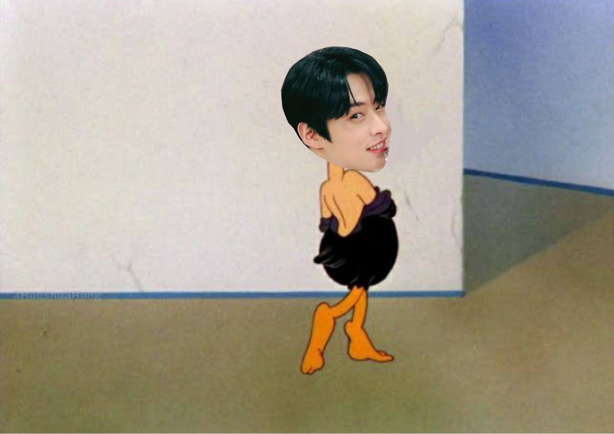 ANNYONGB0K's tweet photo. LEE KNOW.......... I'M SO SORRY https://t.co/i02Gykp0lM
