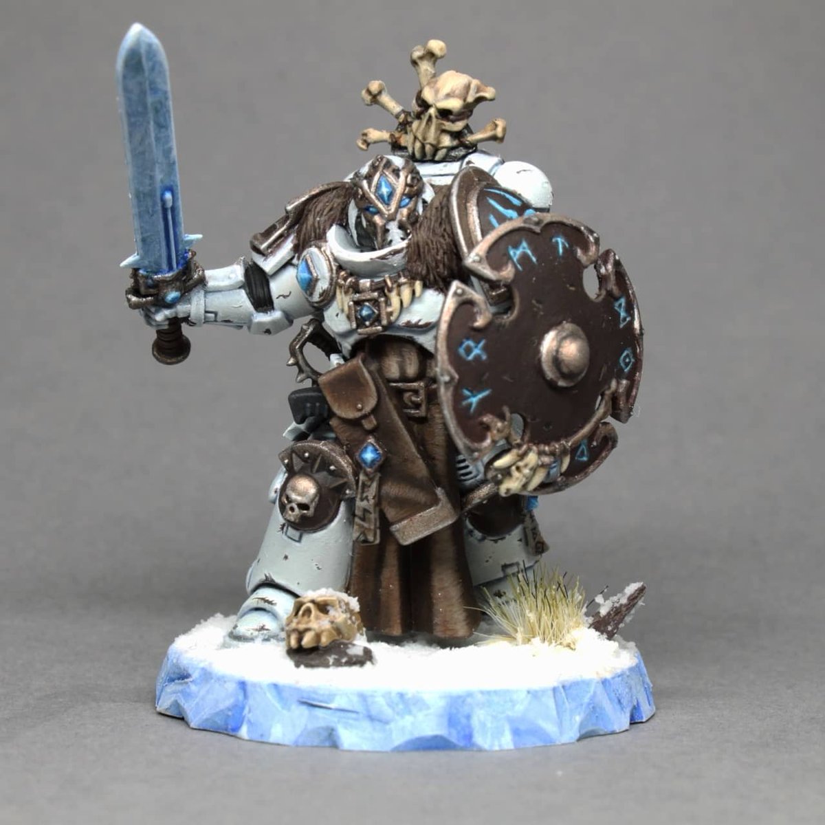 aidan_mee's tweet photo. This is one of the bladeguard I've created for my Claws of Ursus. I've tried a new colour scheme because the black armour that I had before wasn't quite sitting right for me. This definitely fits the aesthetic I was going for and I hope you all like it😁
#WarhammerCommunity https://t.co/oGRJ50E7yy
