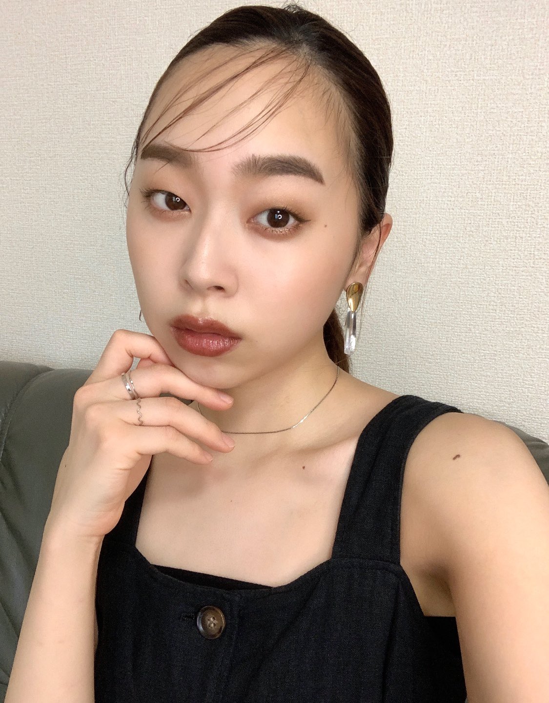 麻井香奈 Asaikana 一重まぶたって 悲しいけどマイナスに捉われがち 一重のまま楽しむ方法はある ただ 二重にして気分が上がる人はそれがその人のベスト 一重のまま可愛いと思えるメイクをすることは私のベスト 一重って いいじゃん って