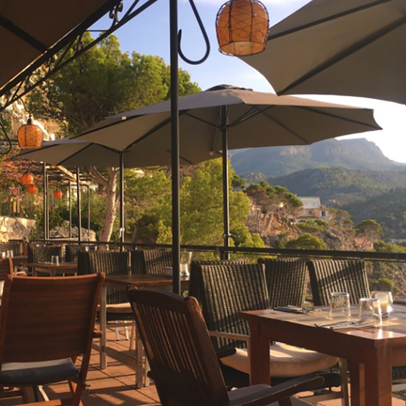 sollerweb's tweet image. Nautilus Restaurant are now open - with a gourmet menu to eat on their beautiful terrace and a takeaway option for a fine dining meal at home.

sollerweb.com/nautilus.html
(+34) 971 63 81 86

OPEN Wednesday to Sunday 1230 - 1700

#SollerWeb #nautilus_soller #gourmet #portdesoller