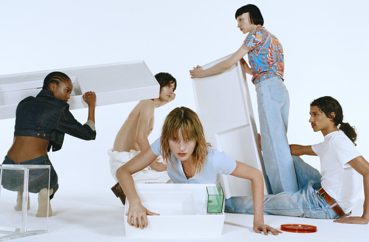 GONNA DRESS YOU UP: KARTELL BY @LaufenBathrooms 

Design meets fashion. And, for once, in a good way. The super-brand Kartell by Laufen bathroom collection gets a new set of clothes… architonic.com/20183371