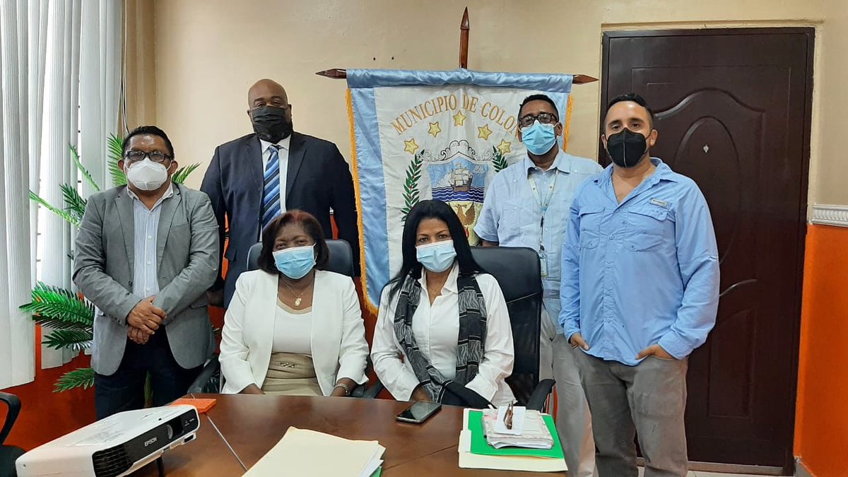 Con miras a mejorar la imagen de la ciudad de Colón, se reunió personal de la <a href="/ColonAlcaldia/">Alcaldía De Colón</a> , <a href="/PanamaAlcaldes/">AlcaldesPanama</a> y el representante Centroamericano de la empresa <a href="/glidden_paint/">Glidden Paint</a> , Michael Ford. También participó la Secretaria Ejecutiva de ADALPA, para crear alianza público-Privada.