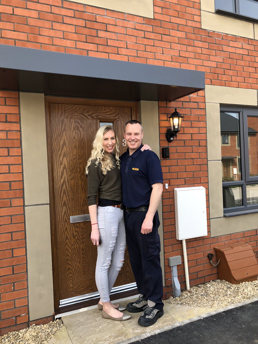 Ruby_Curo's tweet photo. Happy completion day! ☀️🏡🥂 seeing smiles like these is one of the reasons I love my job 😁@Curo_Sales #SOworthit #SharedOwnership https://t.co/Wi8RKACVBB