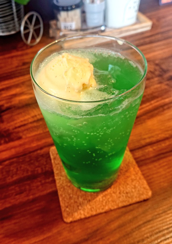 YunPanMan1's tweet image. 今日で
こんなに通い詰める日々は一度お休みします( 'ω')/ ﾊｲ!

という #mojacafe さんにて
#moja修めの儀

私は警戒心の塊みたいなやつなんですが
mojaさんは
縦も横もリアルな繋がりが太くて
居心地よくて休憩中通いつめました

Fujikoは実は非常にコミュ障