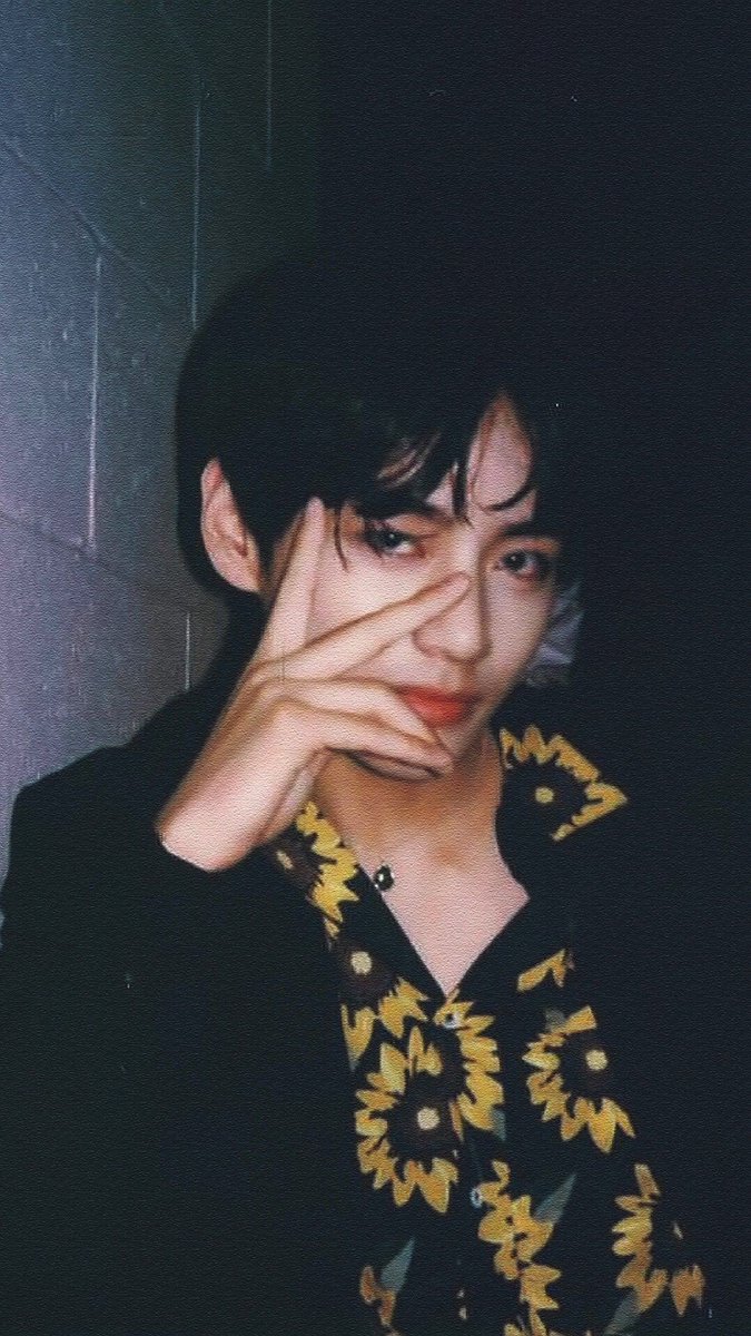 Oh_V_vora's tweet photo. 자메뷔를 경험한다
김태형덕분에
늘 새롭다 늘 짜릿하다 정신을 못차리겠다
이게 슈스다
#RESPECT_ARTIST_V
#배우김태형_컴백원해
WE LOVE YOU KIM TAEHYUNG
#태형 #김태형 #TAEHYUNG #KIMTAEHYUNG #BTSV https://t.co/DVK8NddFpT