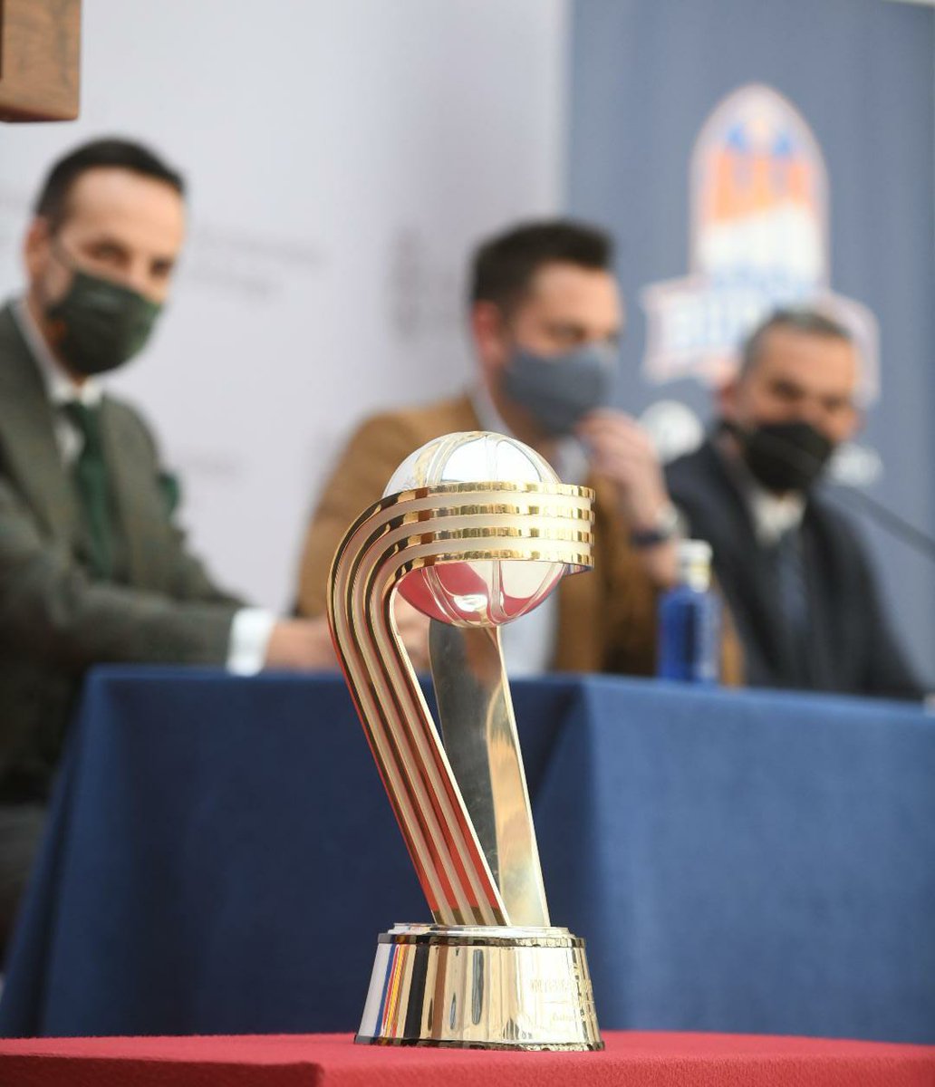 Aytoburgos's tweet photo. ¡Gracias @SanPabloBurgos por regalar a la ciudad de #Burgos otra alegría! 🏆

¡Gracias por vuestra entrega y vuestro esfuerzo! 👏👏👏👏👏🏀💪 https://t.co/01LjHPvoGE