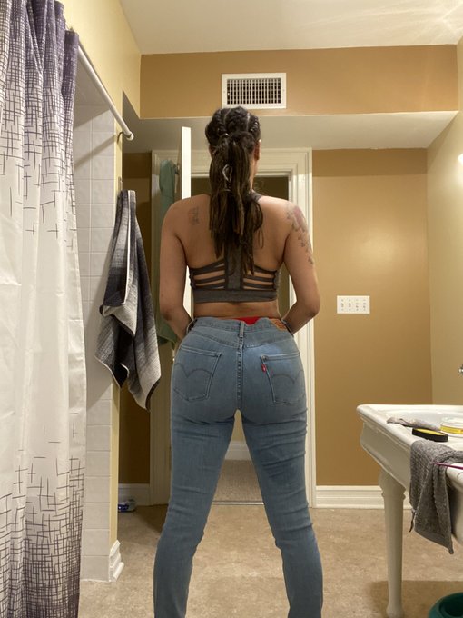 You like these jeans for on me? https://t.co/UG4WX3ANxV