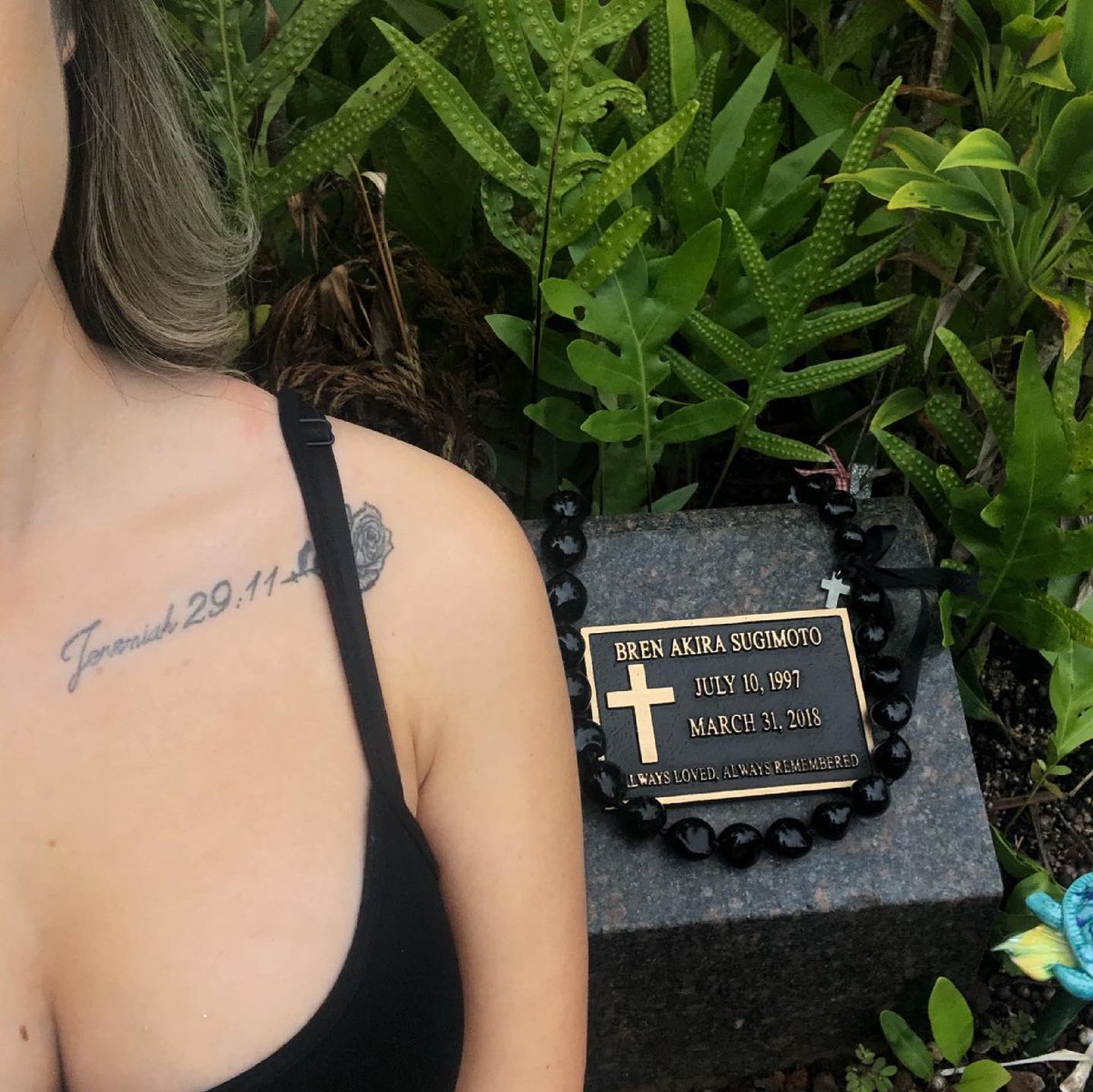 marissaalana_'s tweet photo. 3 yrs ago Bren came home for winter break &amp; we were supposed to get lunch. i took a rain check bc we would have “all summer”. he never came home again. this is how i have to go see him. life is so short! spend time with people who matter to you. 🕊❤️ https://t.co/1vHuQJD5ol