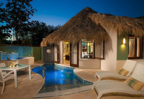 🚨 Breaking News - Sandals La Source #Grenada 🇬🇩 reopens today. My team &amp; I are looking forward to welcoming back our guests in true world class <a href="/SandalsResorts/">Sandals Resorts</a> #Caribbean hospitality. #BackToHappy #TeamSandals