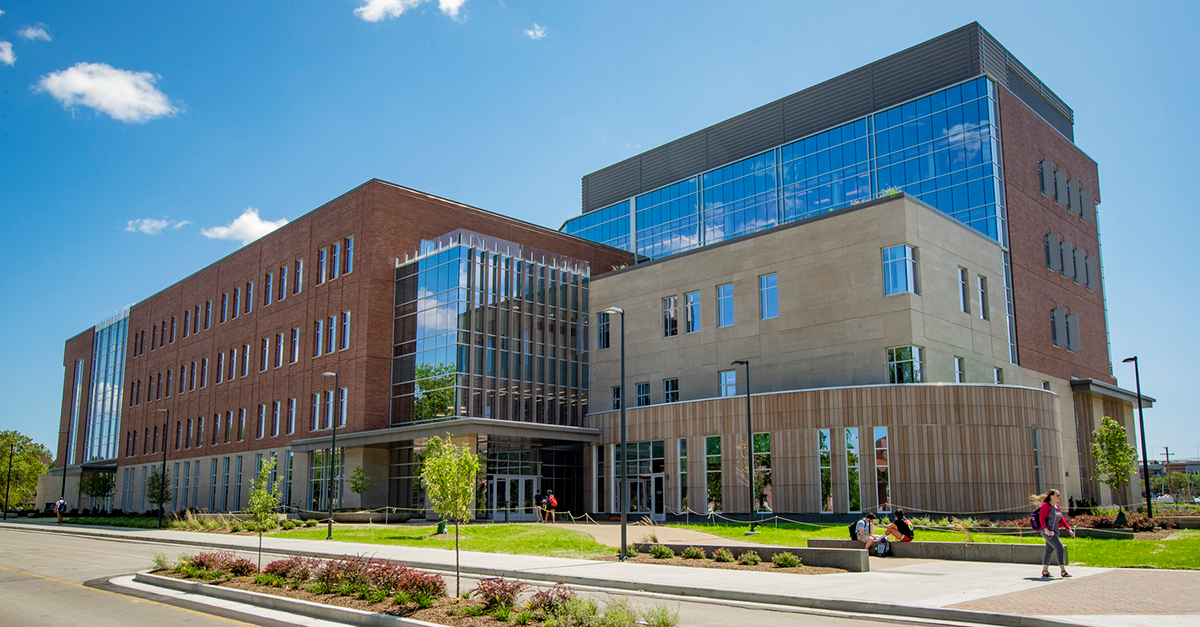 RATIOglobal's tweet photo. Spotlight: How is the Health Professions Building at @BallState making an impact?

Agile, socially responsible &amp; sustainable – @BSUHealth’s Interprofessional Community Clinics are now serving as a COVID-19 vaccination site under authorization of the health department. #LEEDGold https://t.co/U0ITnzsbfC