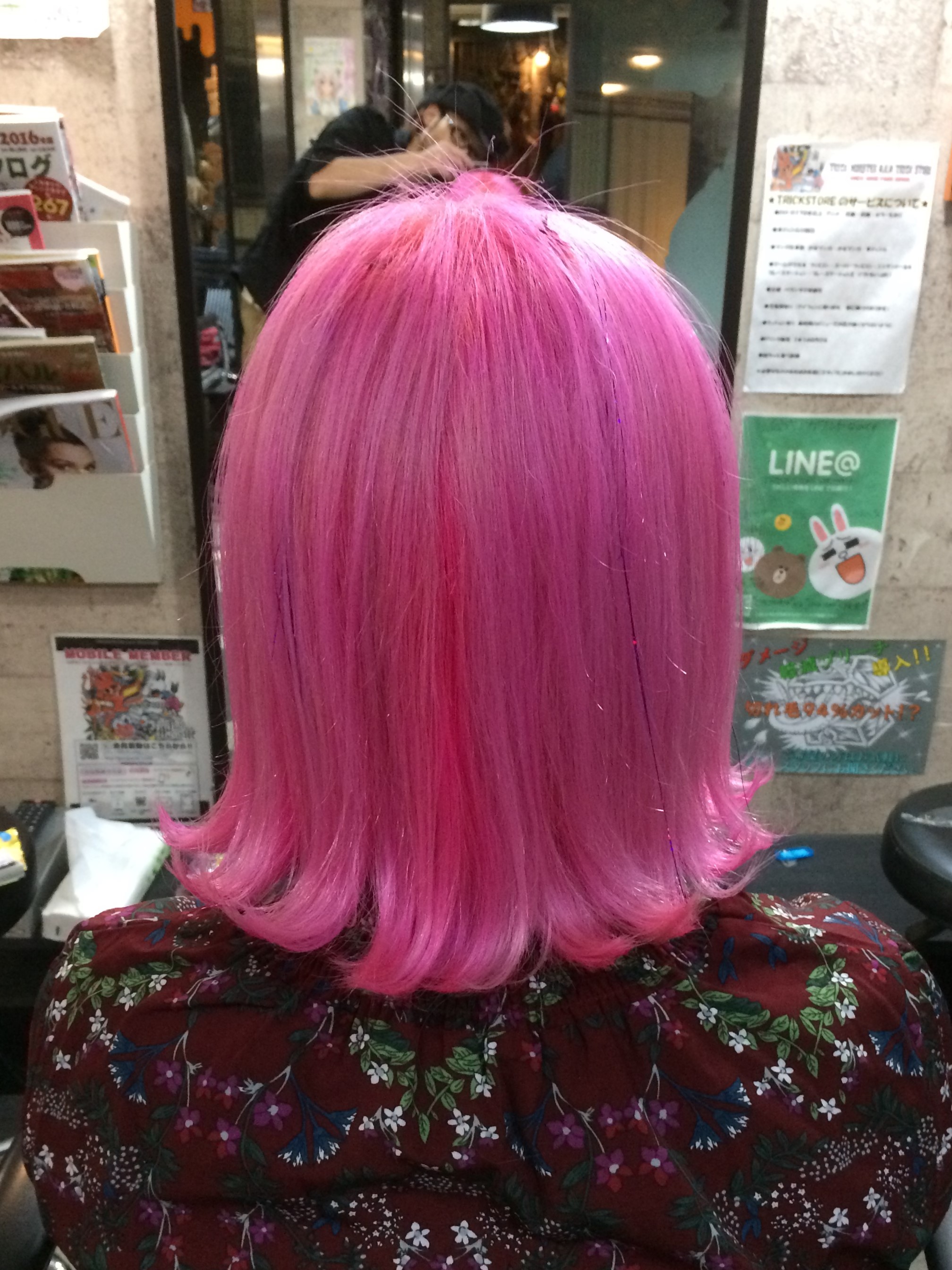 تويتر Hiro على تويتر ティンセルピンクヘアカラー外はねスタイル ヘッポコ美容師只のhiro カット ブリーチ ピンク 2色 インナーは少し濃いピンクになってます ティンセル 美容師hiro ティンセル キラキラエクステ 外ハネボブ 外ハネミディアム ピンク