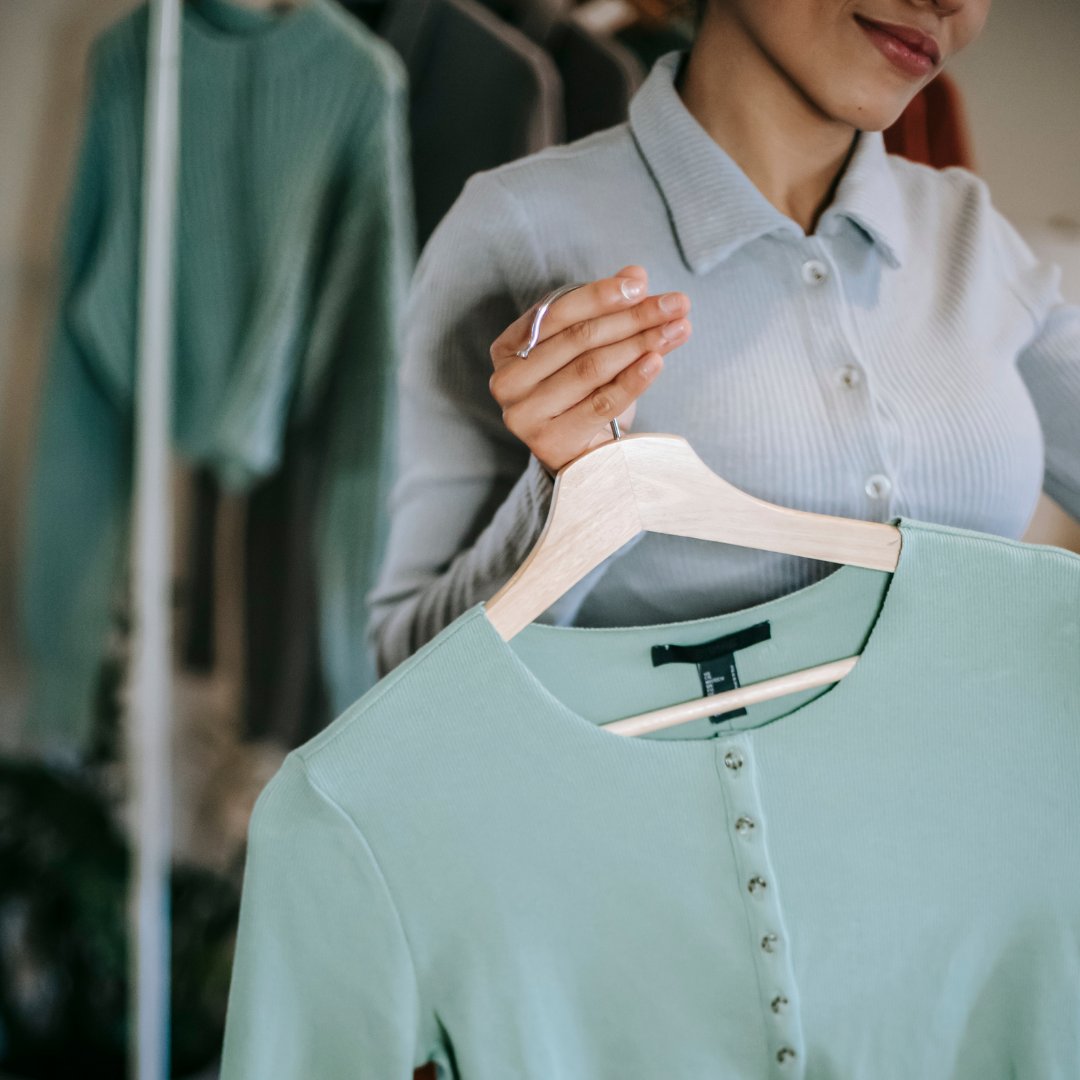 Profitez de votre long weekend en vue pour faire le tri de votre garde-robe et mettre de côté les vêtements professionnels qui iraient si bien sur une autre femme. Notre collecte mensuelle aura lieu le 10 avril. Le ménage n'a jamais été aussi généreux! ow.ly/mplv50EbkGo