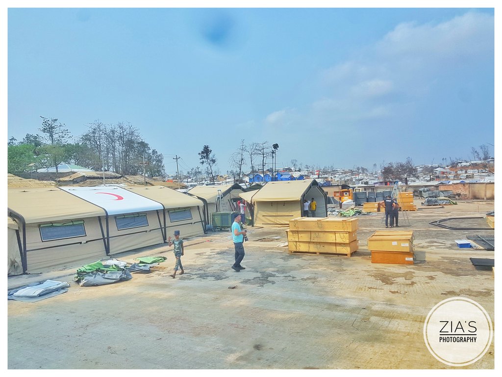 SahatZia_Hero's tweet photo. Lots of patients are being having difficult to get effective treatment after the massive fire devastated the largest field #hospital of #Turkish @AFADTurkey in the #Rohingya refugee camp in Cox's Bazar.
#RohingyaFireVictims
#Healthcare
@Mustafa_O_Turan
@Rohingya_ISCG @shafiur https://t.co/EGKH7qyaQP