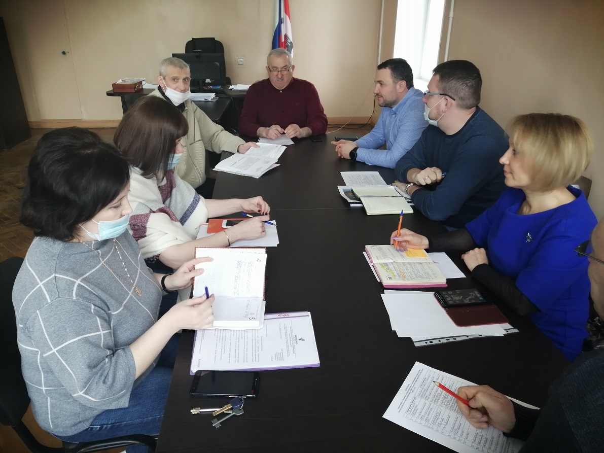 Сегодня Геннадий Калина провел очередное совещание рабочей группы по вопросу строительства физкультурно-оздоровительного комплекса (ФОК) на территории п.Куркино vk.com/kurkino.tulare…