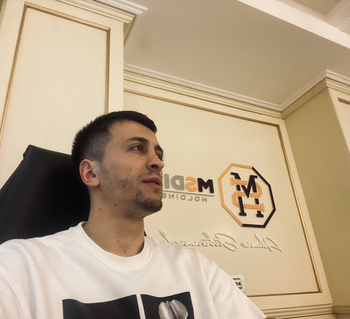 shafishafiyev's tweet photo. Sabah Xırdalanda MS OIL 2-ci YDM-sini açacağıq. Açılış yükünü günün sonuna qədər çiynimdən atdığım üçün xoşbaxtam 🤪
#msdisholding #msoil https://t.co/E8JlRxfZUs