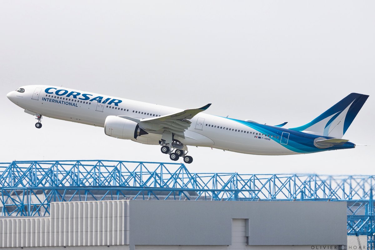 OlivierHoarau's tweet photo. 🇫🇷 #FHRNB now delivered ! Félicitation @CorsairFr 🎉
#Avgeek #Airbus #A330neo #A330 #A330900 #Toulouse #Corsair https://t.co/7hyri6JRik