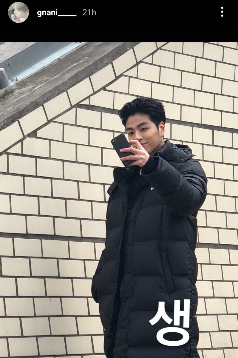 junhwanschiine's tweet photo. happy bday, junhoe! 🖤 https://t.co/XxdGlfYIC6