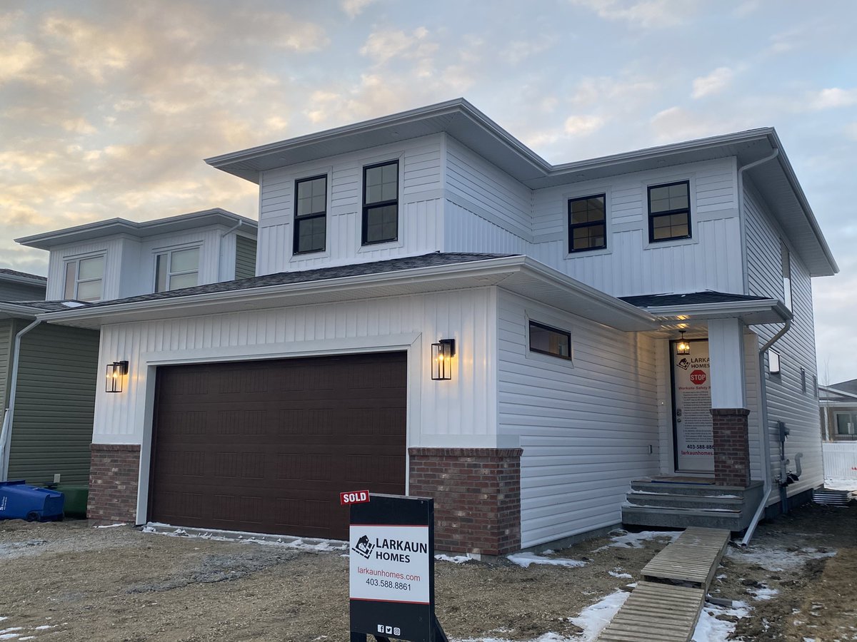 LarkaunHomes's tweet photo. It’s move in day. Congratulations to our newest family. What a fun build this has been #BuildingValueForLife https://t.co/H1Fw3us97y